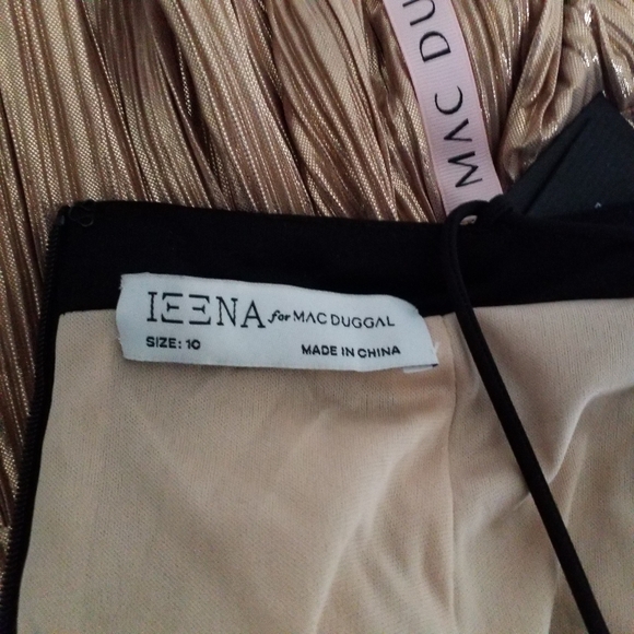 NWT Ieena Mac Duggal Metallic One Shoulder Ruffle Tiered Gown Sz 10 Black/Gold - Picture 4 of 15